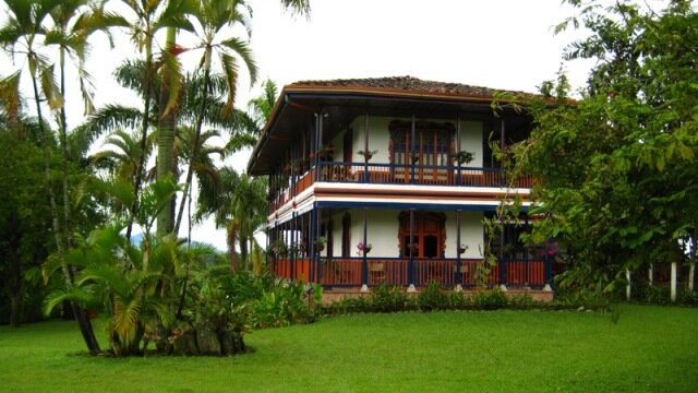 Typical coffee hacienda. Photo by PROEXPORT